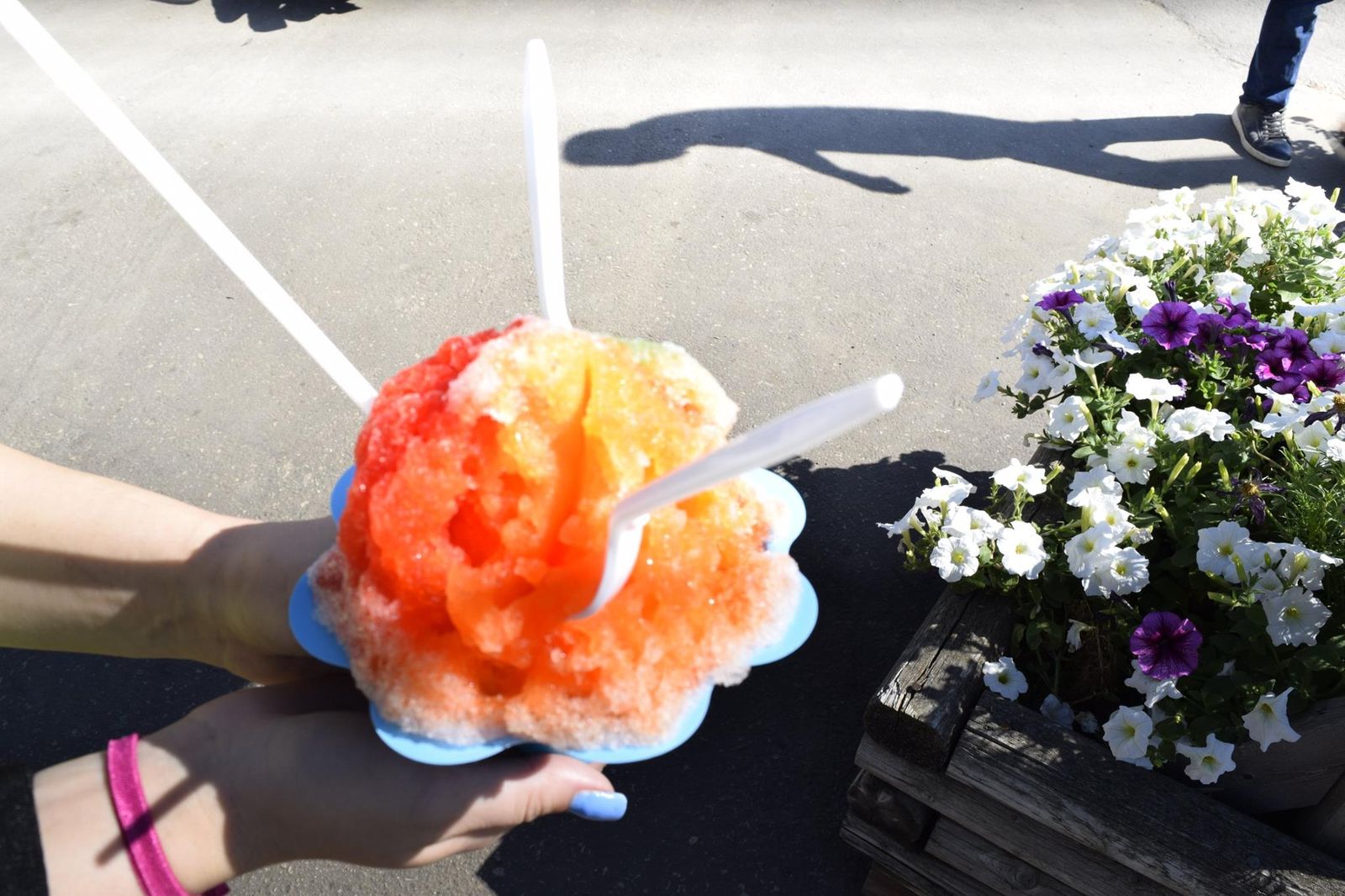 Cool down mid-day with frosty shaved ice.